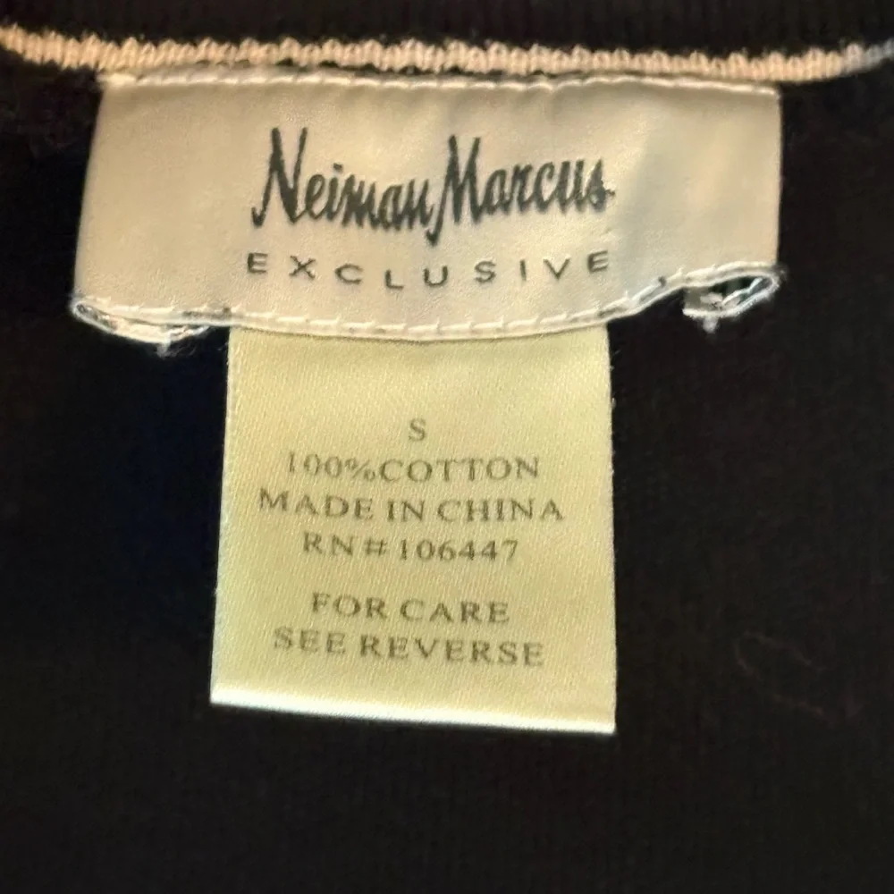 Neiman Marcus Exclusive Women's Size S Black + White 100% Cotton Pullover